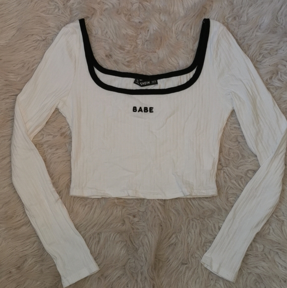 "Babe" Crop Top - Picture 1 of 1